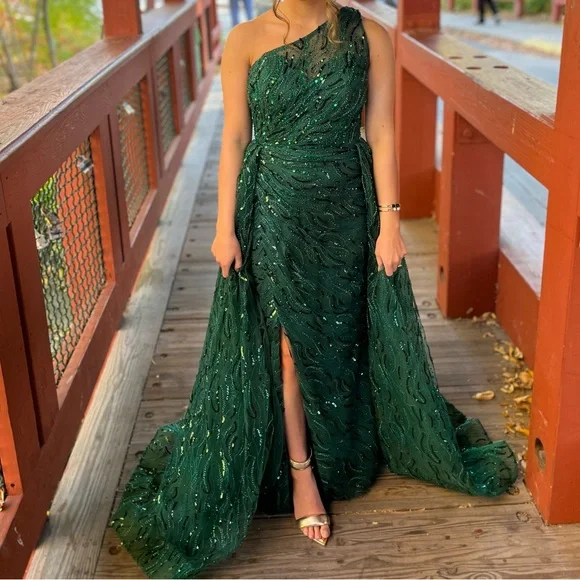 green emerald velvet dress Gothic Emerald Green Glitter Dress with Off-Shoulder Design main image 1